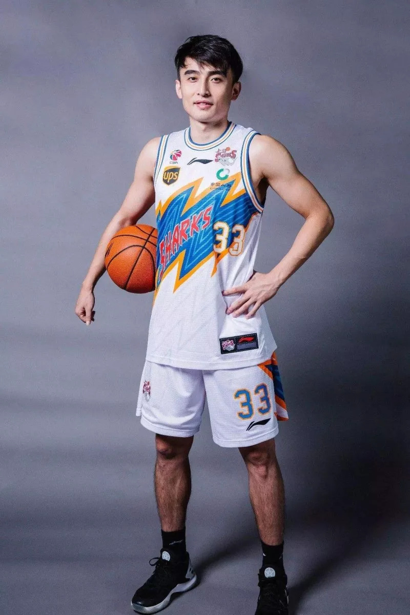 hth体育-关于萨克拉门托国王训练开放日，赛后完成体检引欢呼，CBA常规赛在即，纪律约束更严格的信息